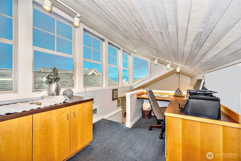 Property photo for 1611 9th Avenue N, Edmonds photo 26