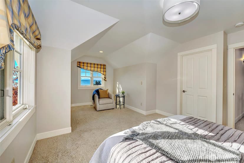 Property photo for 1611 9th Avenue N, Edmonds photo 21