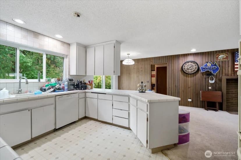 Property photo for 12316 Rebecca Drive Sw, Lakewood photo 11