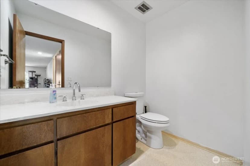 Property photo for 12316 Rebecca Drive Sw, Lakewood photo 9