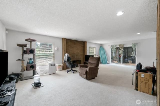 Property photo for 12316 Rebecca Drive Sw, Lakewood photo 4