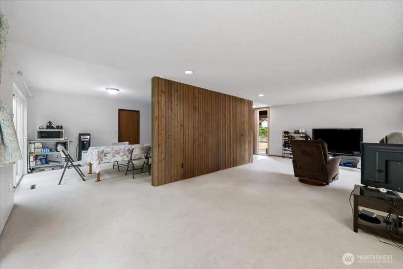 Property photo for 12316 Rebecca Drive Sw, Lakewood photo 7