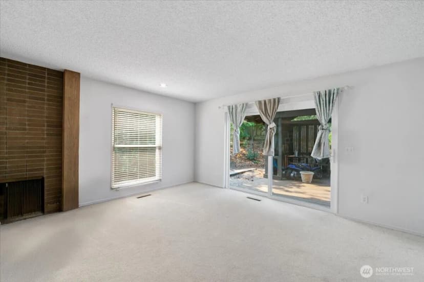 Property photo for 12316 Rebecca Drive Sw, Lakewood photo 6