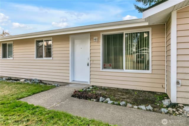Property photo for 17216 13th Avenue E, Spanaway photo 2