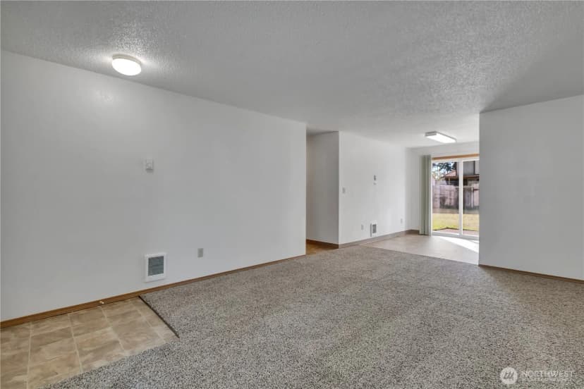 Property photo for 17216 13th Avenue E, Spanaway photo 4