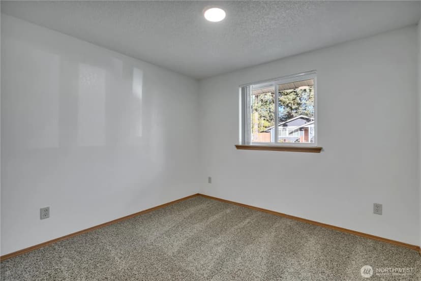 Property photo for 17216 13th Avenue E, Spanaway photo 15