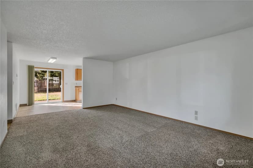 Property photo for 17216 13th Avenue E, Spanaway photo 3