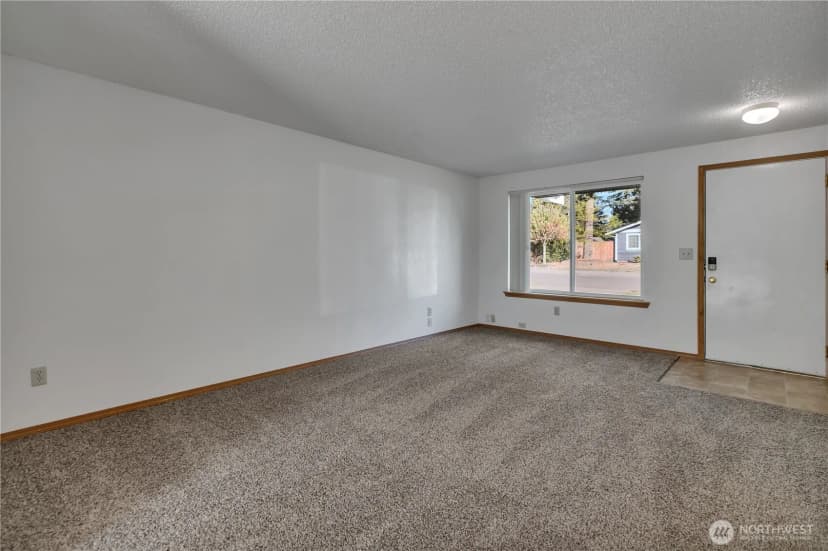 Property photo for 17216 13th Avenue E, Spanaway photo 5