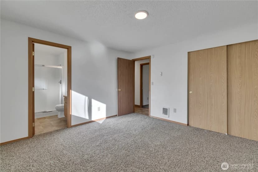Property photo for 17216 13th Avenue E, Spanaway photo 13