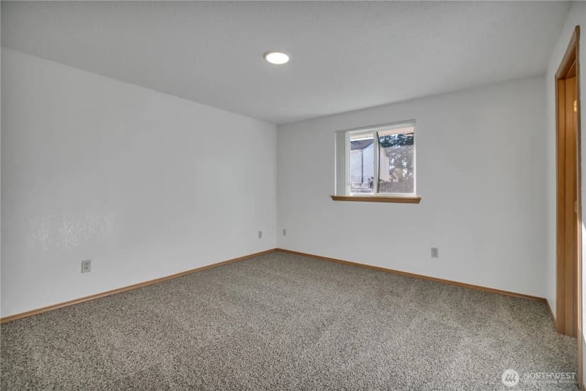 Property photo for 17216 13th Avenue E, Spanaway photo 12