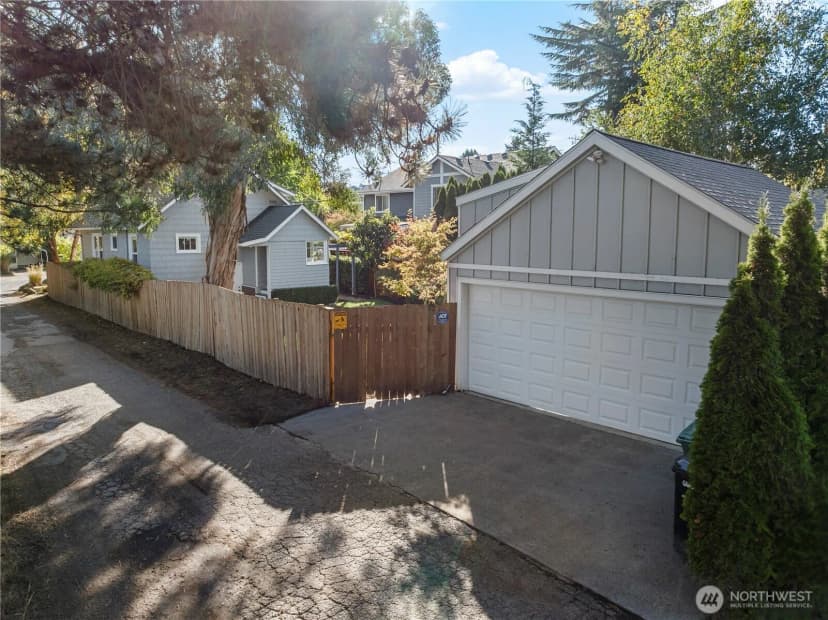 Property photo for 3314 W Armour Street, Seattle photo 32
