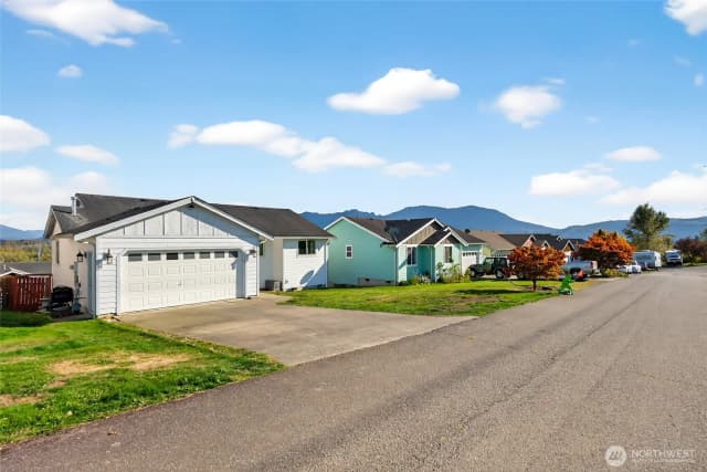 Property photo for 1312 Cascadia Drive, Sedro Woolley photo 4