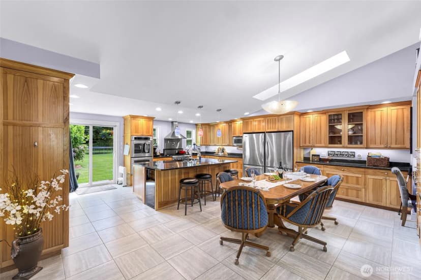 Property photo for 599 Loomis Trail Road, Lynden photo 11