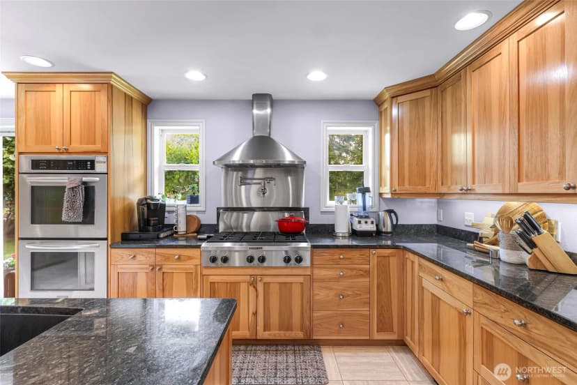 Property photo for 599 Loomis Trail Road, Lynden photo 8