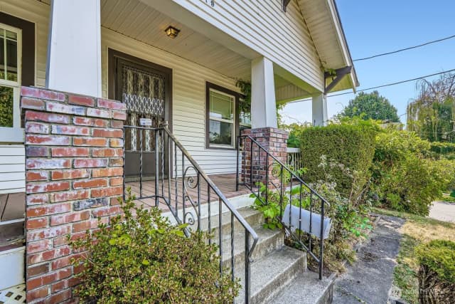 Property photo for 819 S Adams Street, Tacoma photo 3