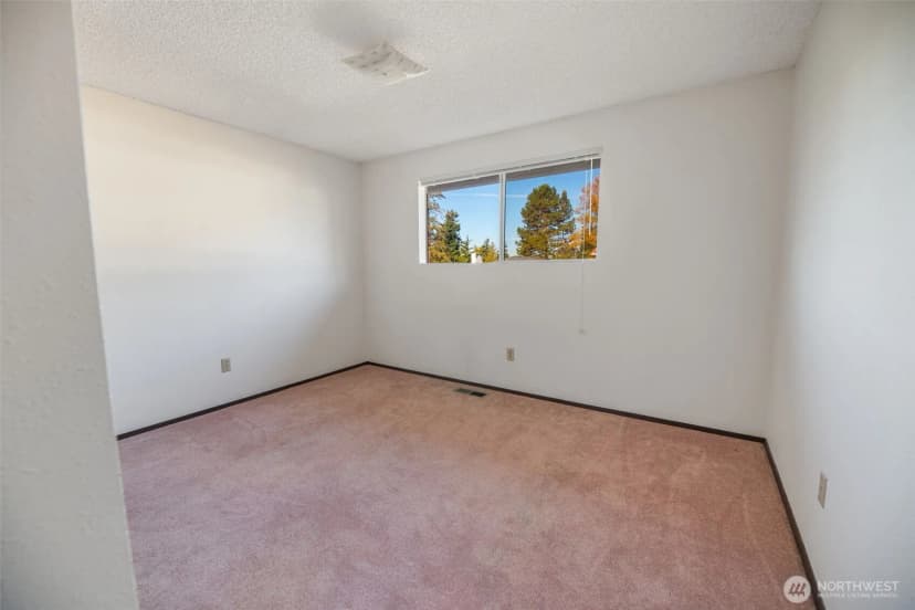 Property photo for 817 S 28th Court, Renton photo 17