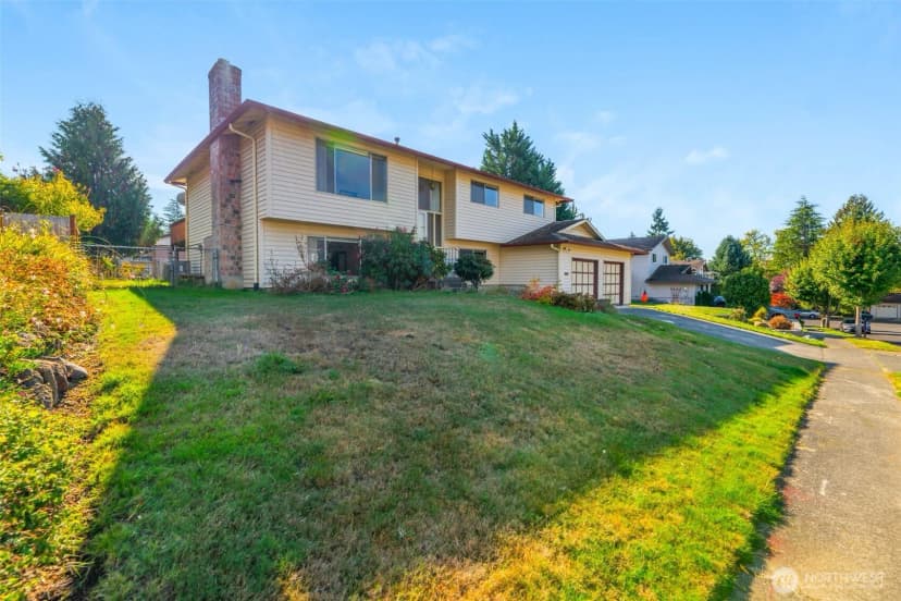 Property photo for 817 S 28th Court, Renton photo 36