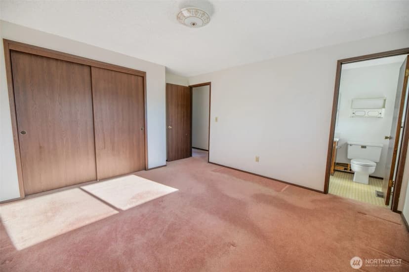Property photo for 817 S 28th Court, Renton photo 14
