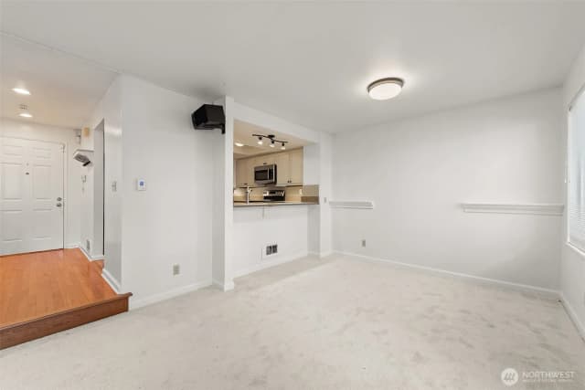Property photo for 10102 Ne 135th Lane #unit 8, Kirkland photo 5