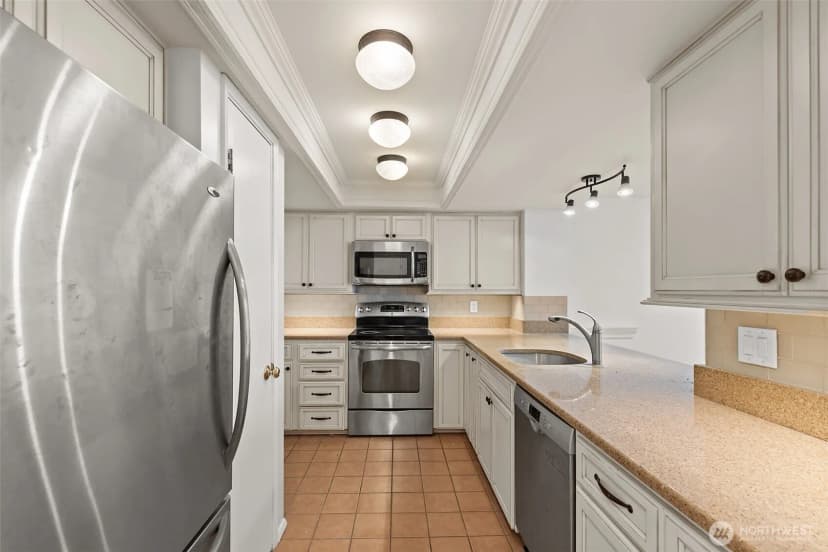 Property photo for 10102 Ne 135th Lane #unit 8, Kirkland photo 8