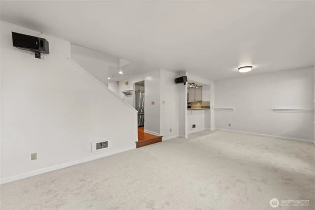 Property photo for 10102 Ne 135th Lane #unit 8, Kirkland photo 4