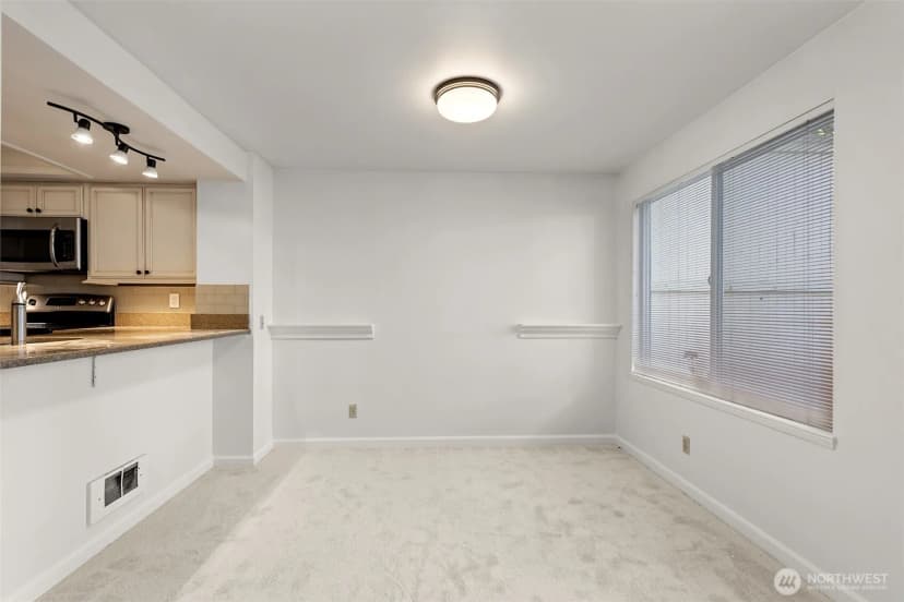 Property photo for 10102 Ne 135th Lane #unit 8, Kirkland photo 6