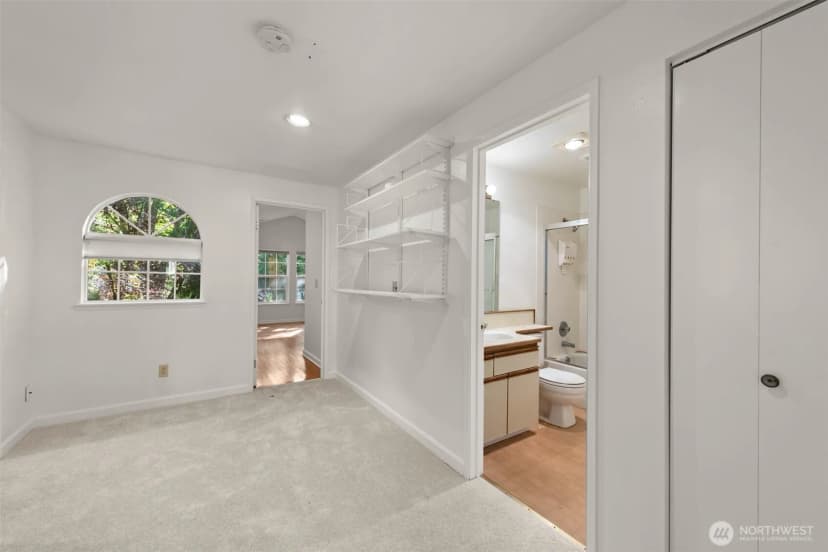 Property photo for 10102 Ne 135th Lane #unit 8, Kirkland photo 11