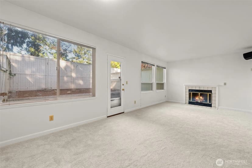 Property photo for 10102 Ne 135th Lane #unit 8, Kirkland photo 2