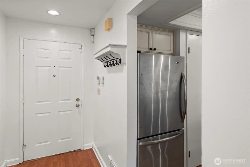 Property photo for 10102 Ne 135th Lane #unit 8, Kirkland photo 7