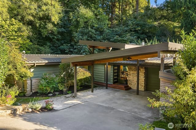 Property photo for 4505 W Raye Street, Seattle photo 2