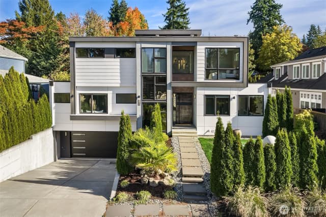 Property photo for 3108 92nd Avenue Ne, Clyde Hill
