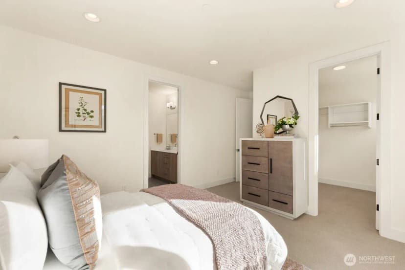 Property photo for 1004 166th Place Ne, Bellevue photo 26