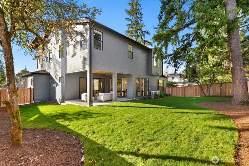 Property photo for 1004 166th Place Ne, Bellevue photo 38