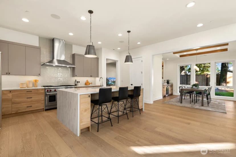 Property photo for 1004 166th Place Ne, Bellevue photo 6