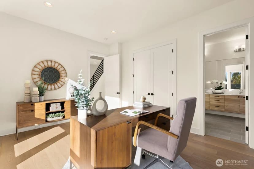 Property photo for 1004 166th Place Ne, Bellevue photo 17