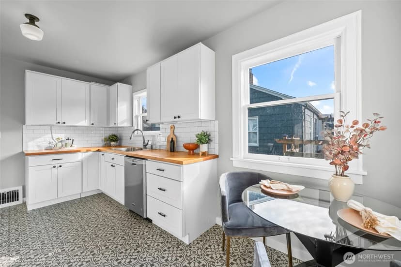 Property photo for 819 Ne 59th Street, Seattle photo 10