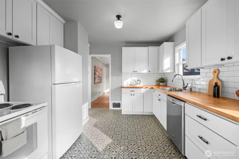 Property photo for 819 Ne 59th Street, Seattle photo 11
