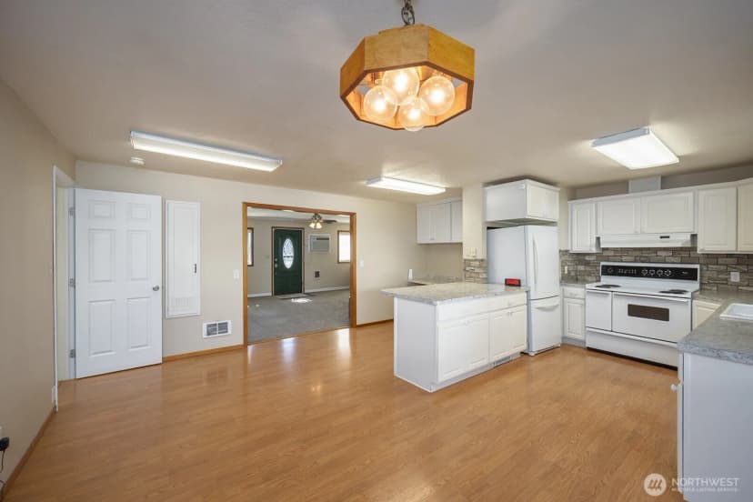Property photo for 221 K Street Sw, Quincy photo 14
