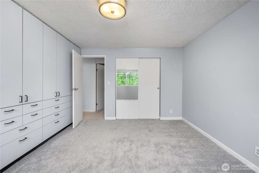 Property photo for 6529 Arrowhead Drive Ne, Kenmore photo 19