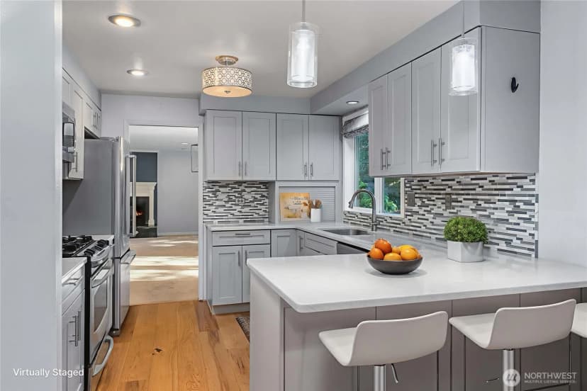 Property photo for 6529 Arrowhead Drive Ne, Kenmore photo 6