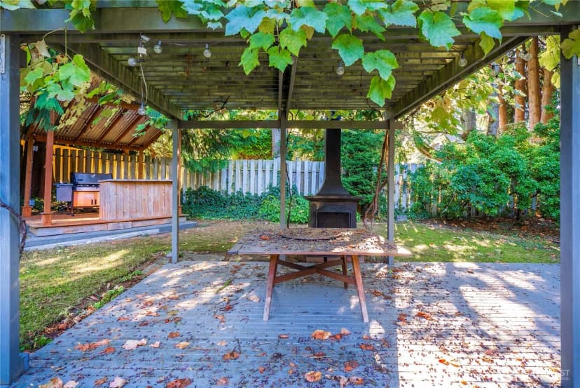 Property photo for 6529 Arrowhead Drive Ne, Kenmore photo 26