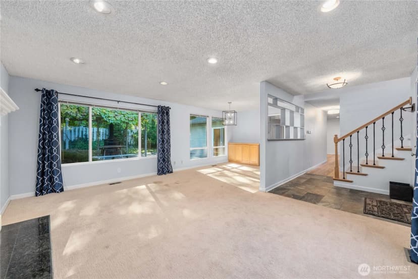 Property photo for 6529 Arrowhead Drive Ne, Kenmore photo 15