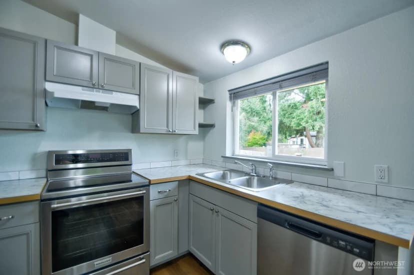 Property photo for 8413 Pepperidge Lane Se, Yelm photo 7