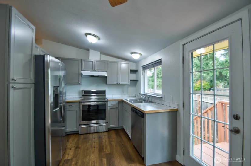Property photo for 8413 Pepperidge Lane Se, Yelm photo 6