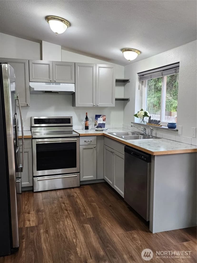 Property photo for 8413 Pepperidge Lane Se, Yelm photo 11