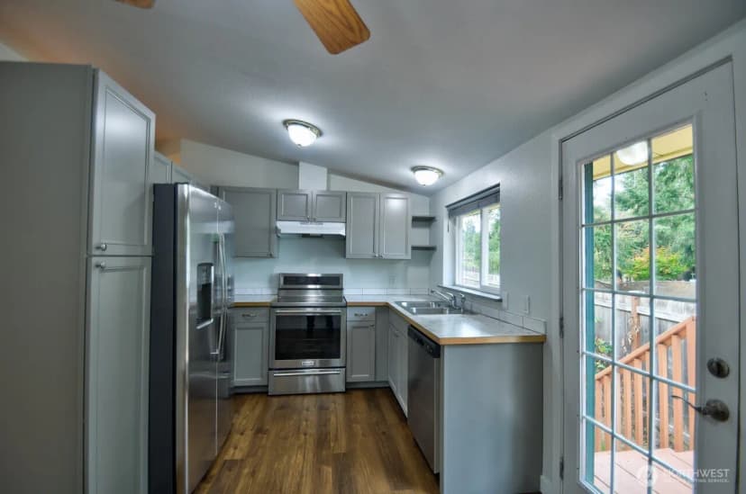 Property photo for 8413 Pepperidge Lane Se, Yelm photo 9