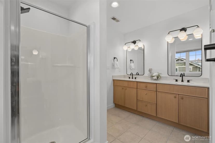 Property photo for 6507 41st Avenue Sw, Seattle photo 24