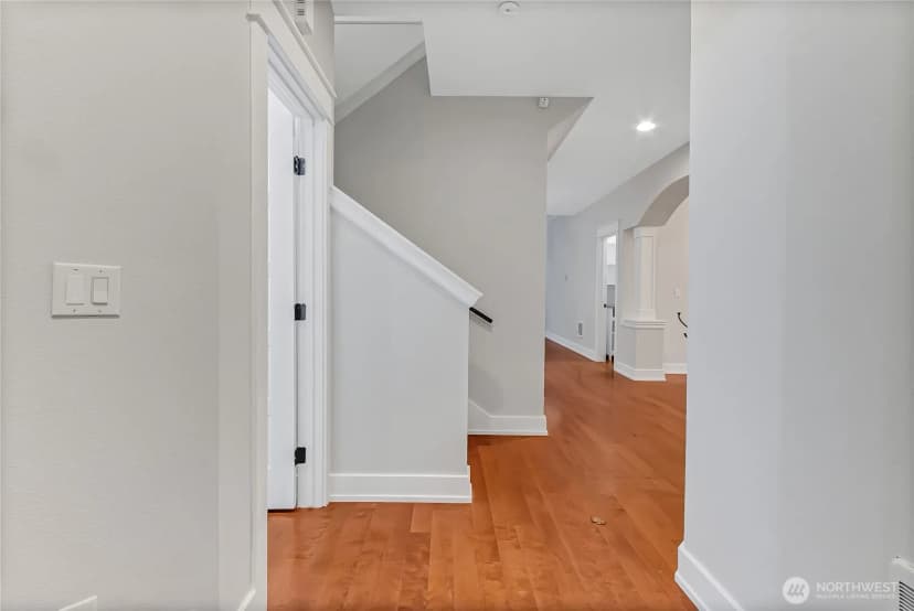 Property photo for 8409 Wildwood Avenue Sw, Lakewood photo 3