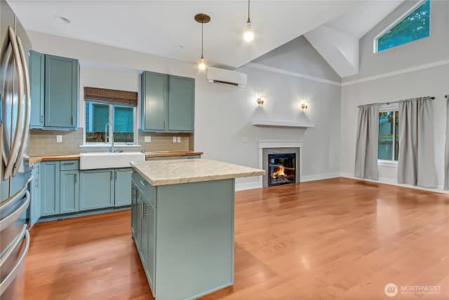 Property photo for 8409 Wildwood Avenue Sw, Lakewood photo 4