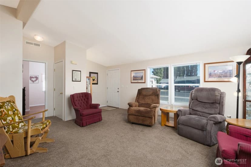 Property photo for 1060 Alder Street, Quincy photo 3